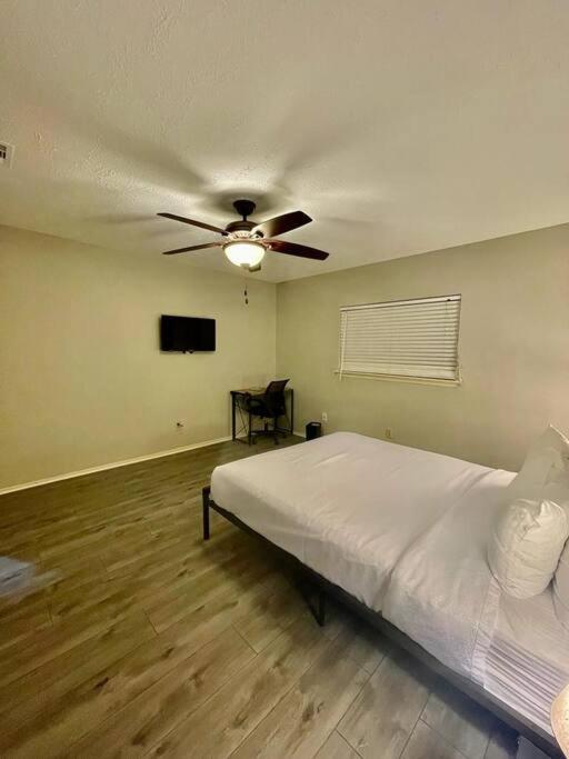 3 Bedroom Entire Home - Centrally Located In Katy, Texas Exterior photo